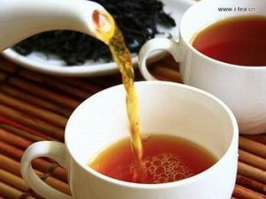 Brewing-Black-Tea-300x224